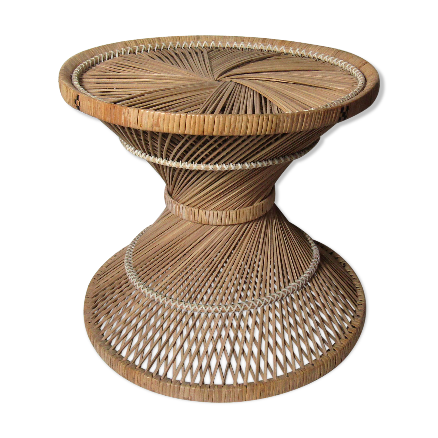 Table basse sablier en rotin vintage