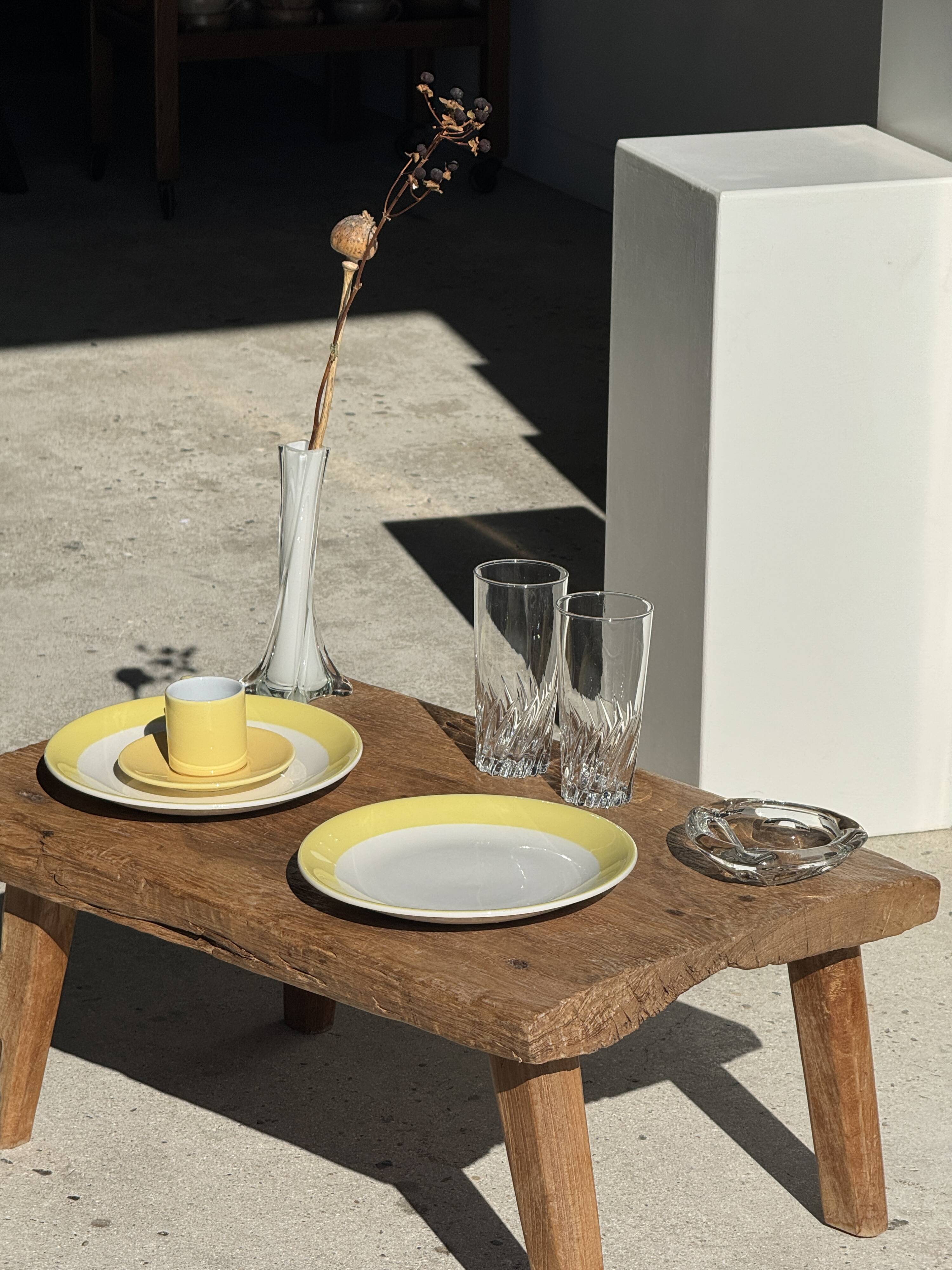 Set of 2 large plates with yellow rim, brand 12.