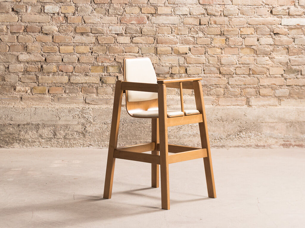Children's high chair in solid tinted beech, seat and back in imitation cream leather, certification