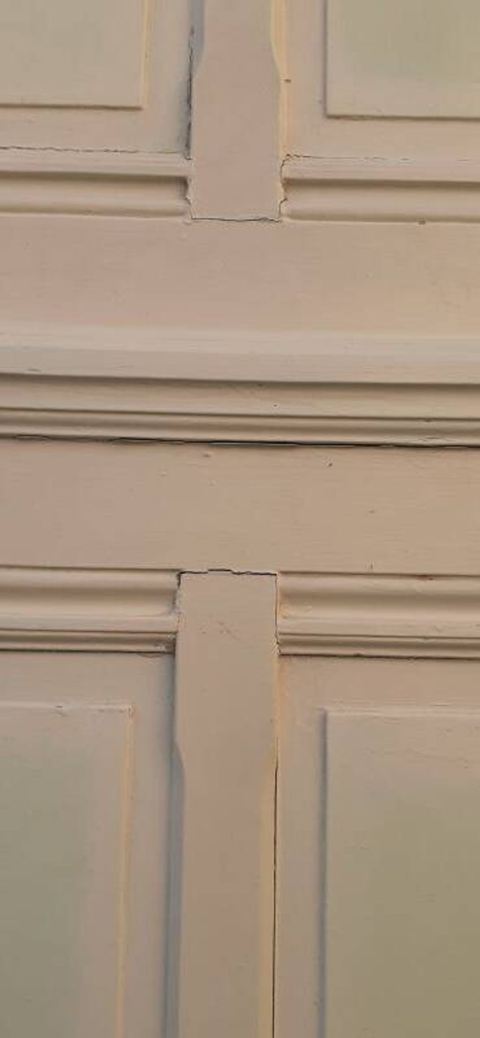 81.2x212 door and old molded paneled communication frame