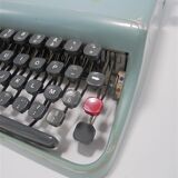 Olivetti Lettera typewriter 22