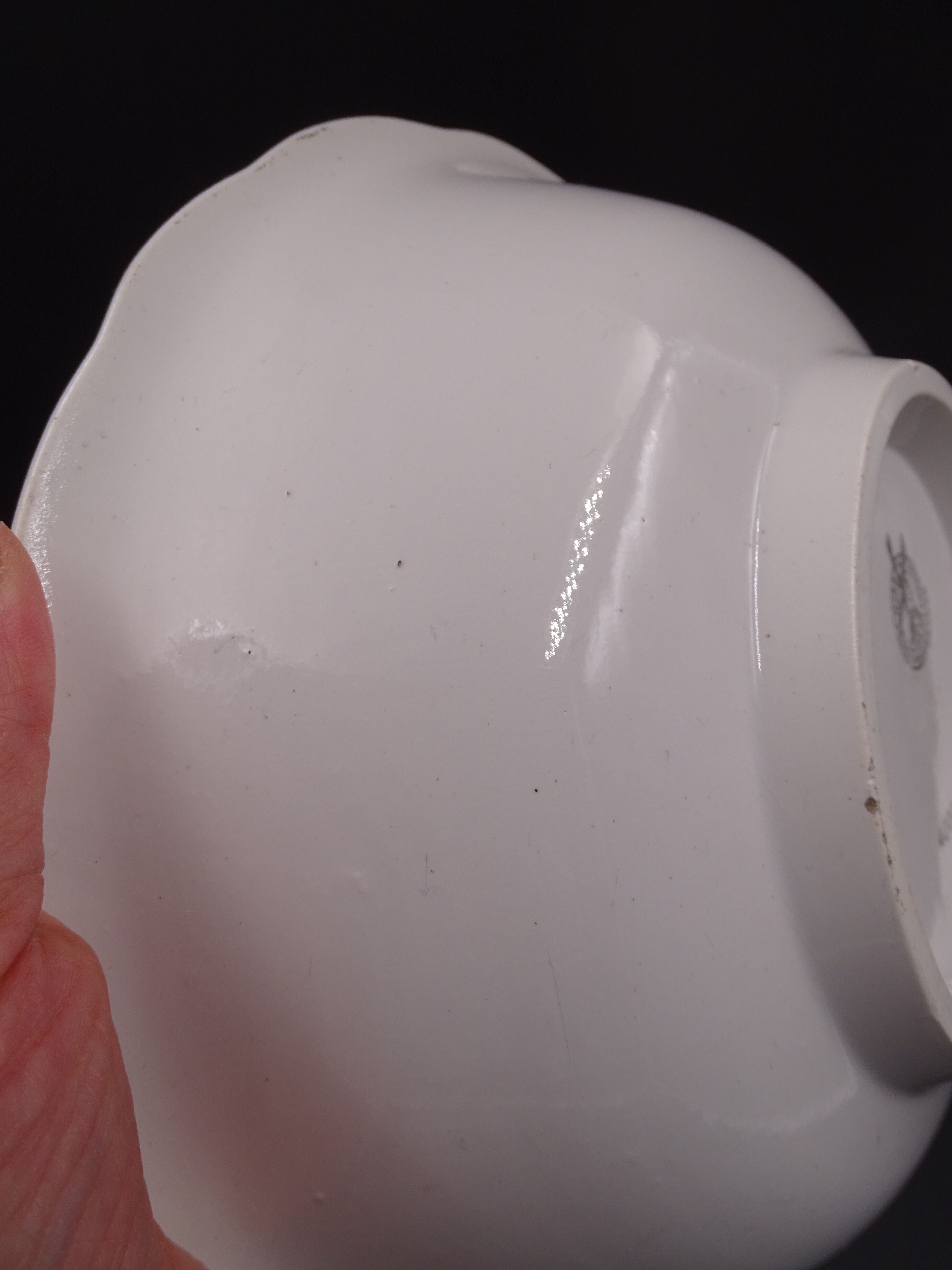 Large earthenware bowl of Moulin-des-Loups - Floral decoration - Around 1960