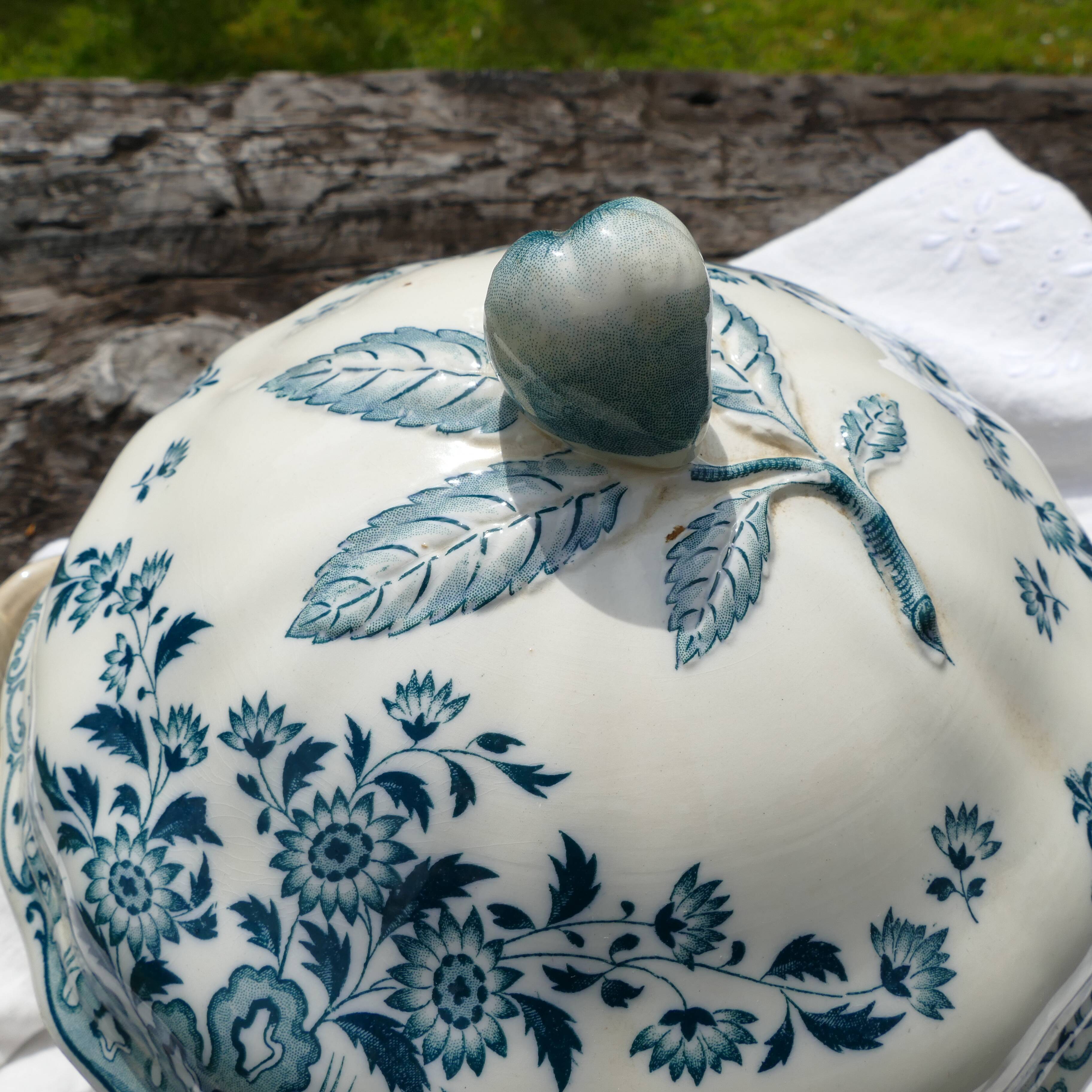 Soupière terre de fer