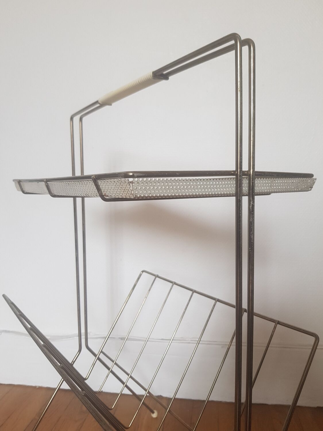 Magazine holder