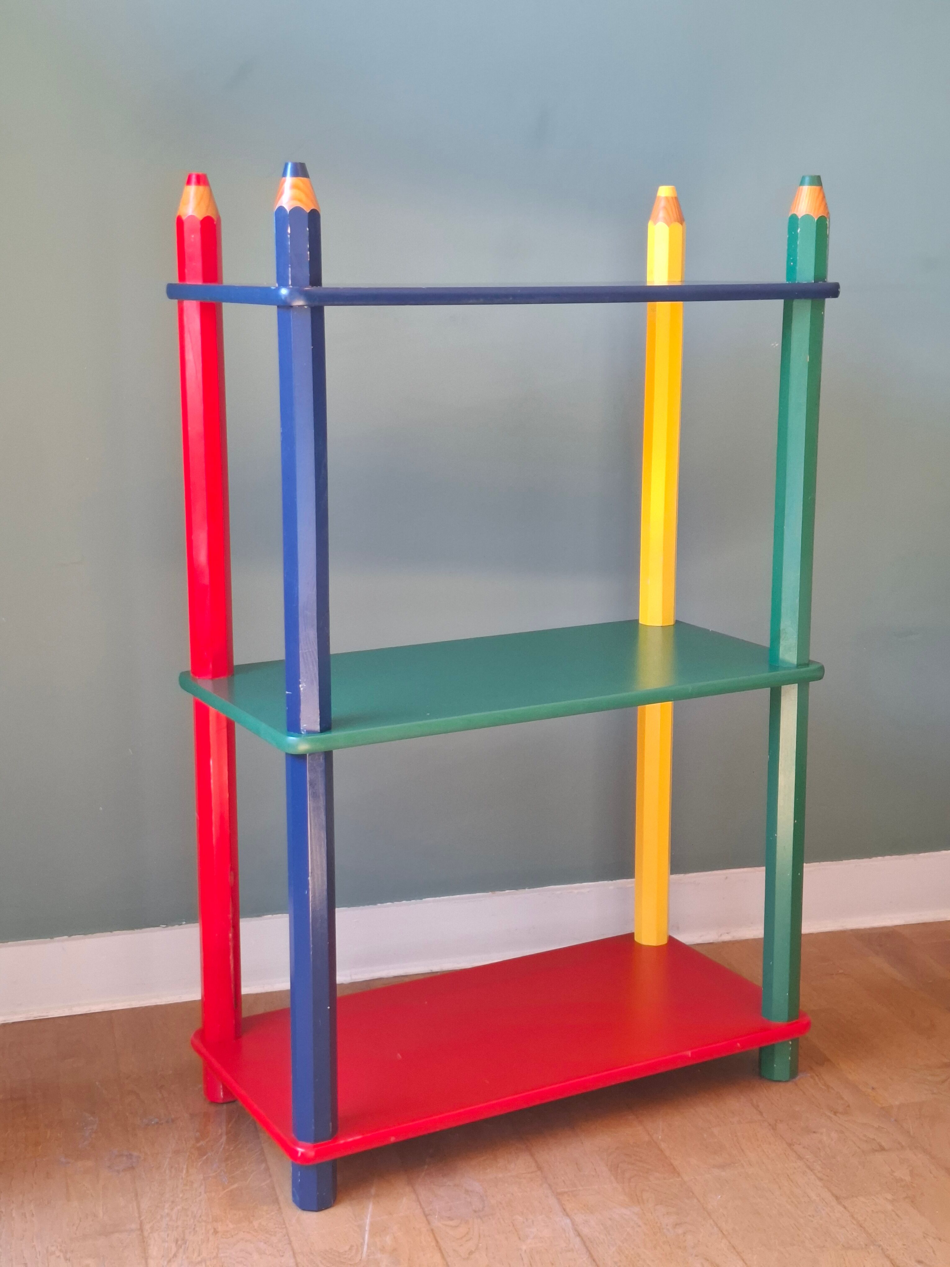 Memphis style pencil shelf