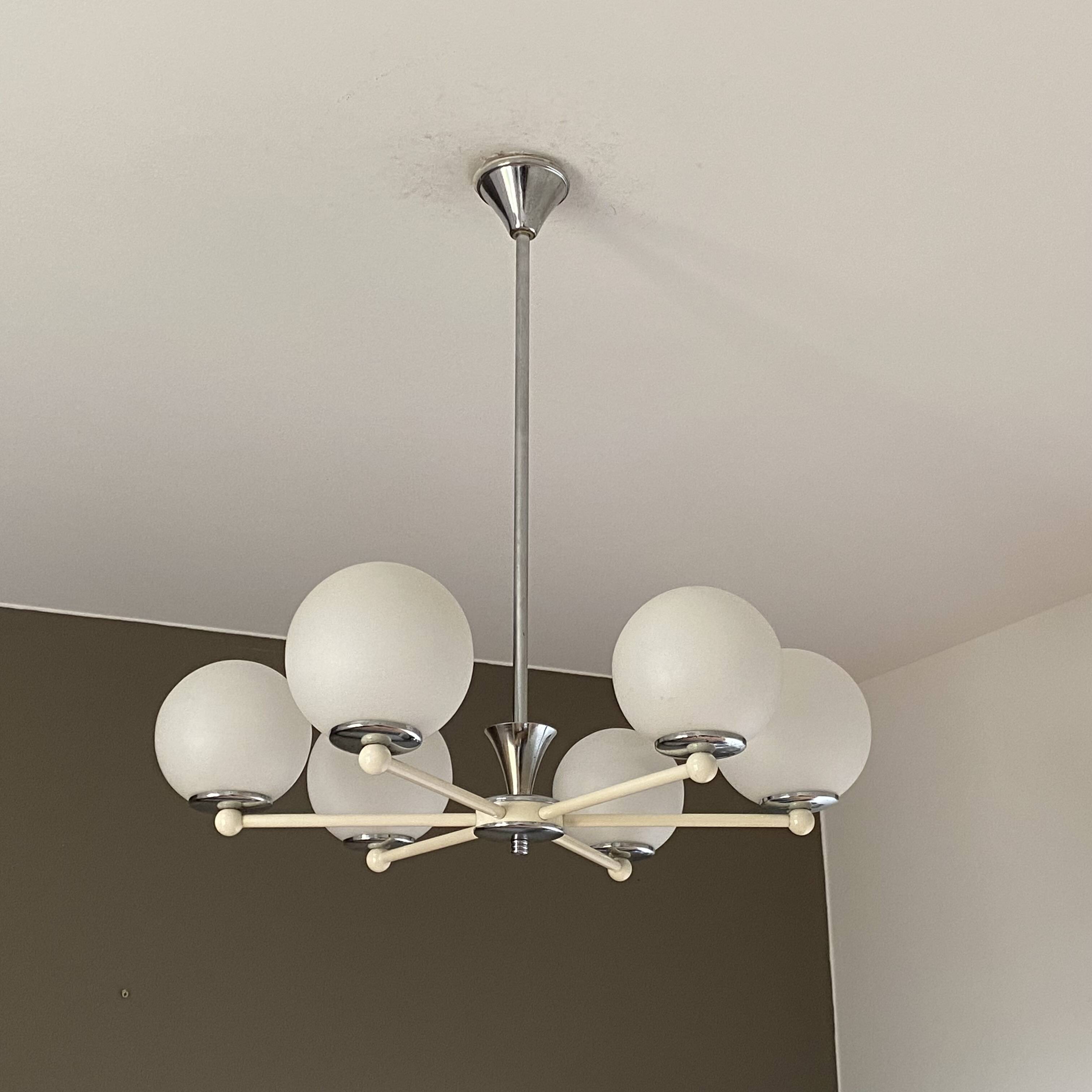 Lustre spoutnik. 1970. 6 globes. space age.