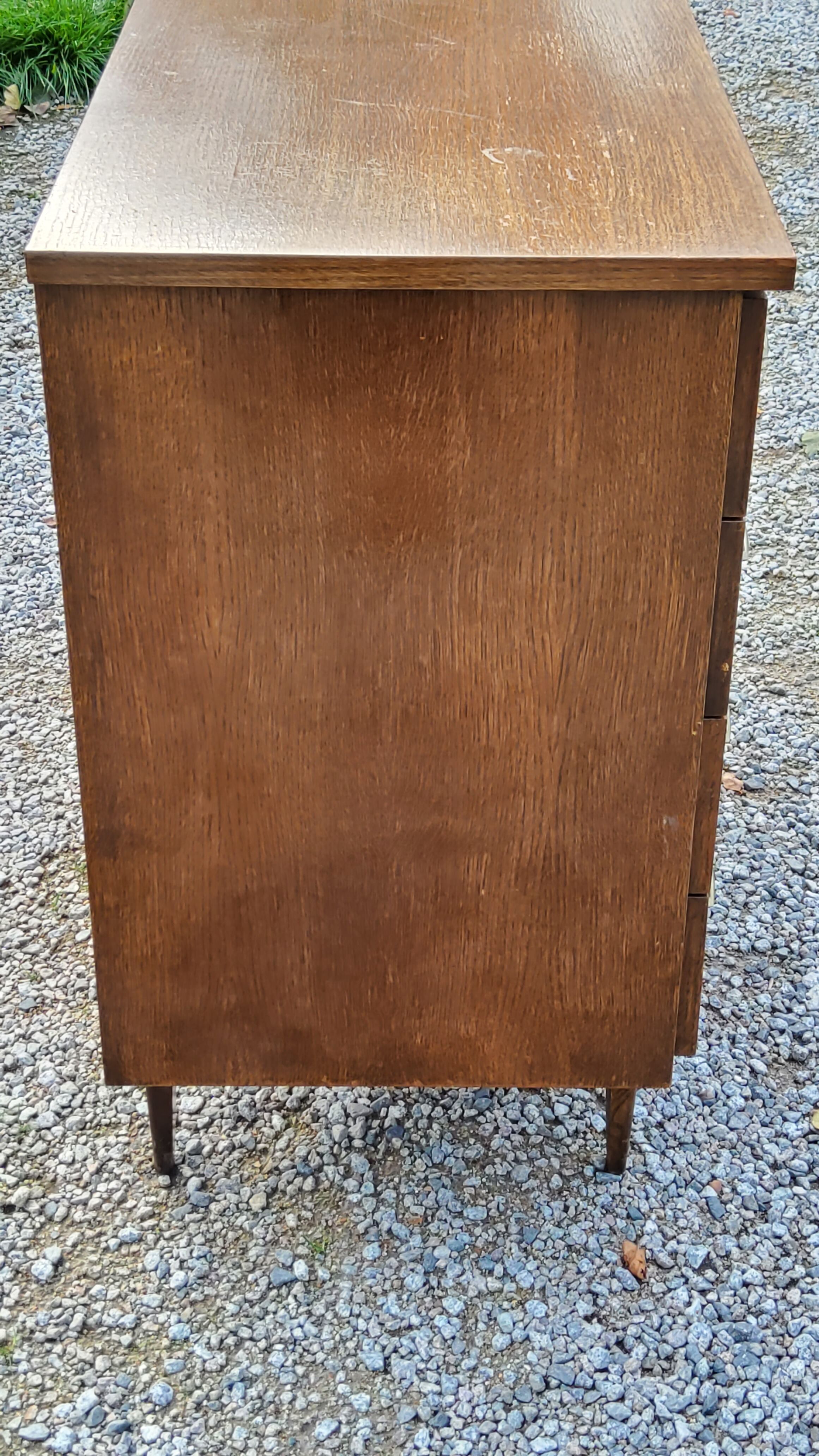 Vintage chest of drawers from the 50s/60s in oak 4 drawers feet bobbin