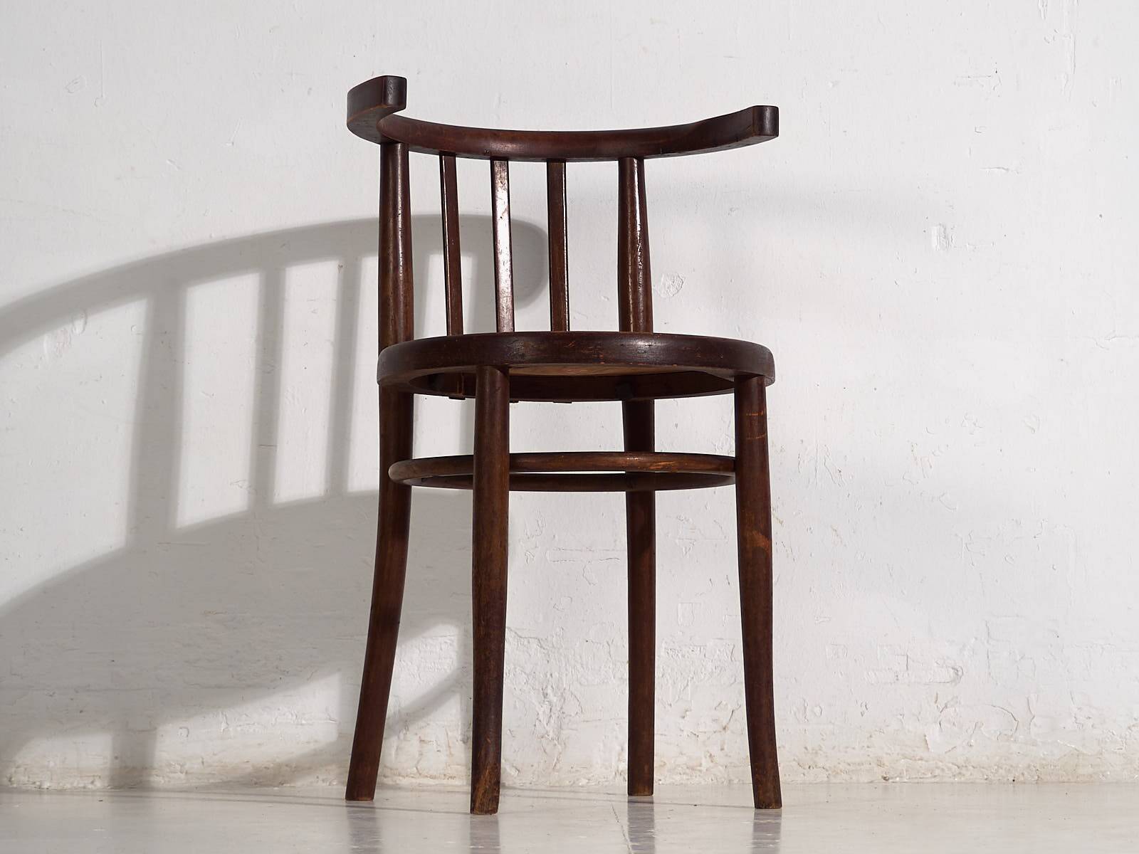 Antique bentwood chairs (circa 1920). Set of 4 pieces no. 2