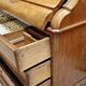 Commode Secrétaire en noyer avec étagère sculptée – époque Louis Philippe