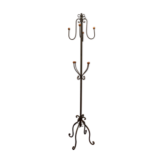 Pedestal coat rack
