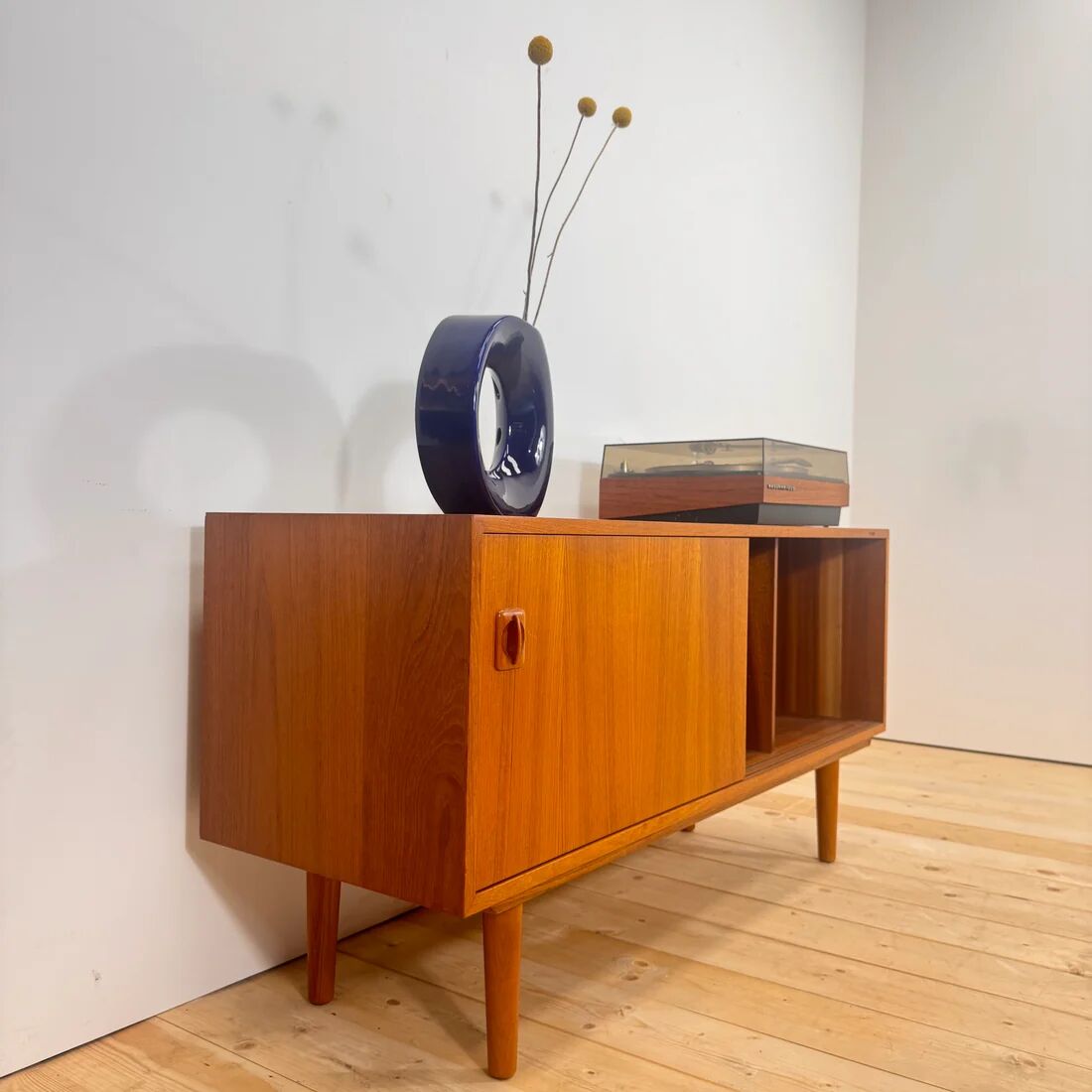 Buffet en teck avec porte-disques interne, Danemark 1960