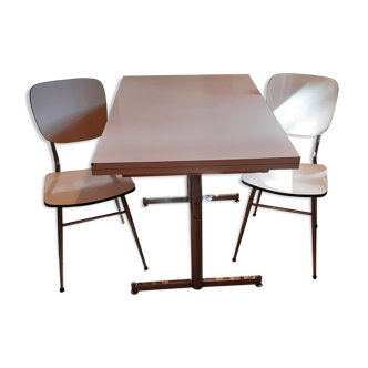 Table de cuisine et 2 chaises en formica