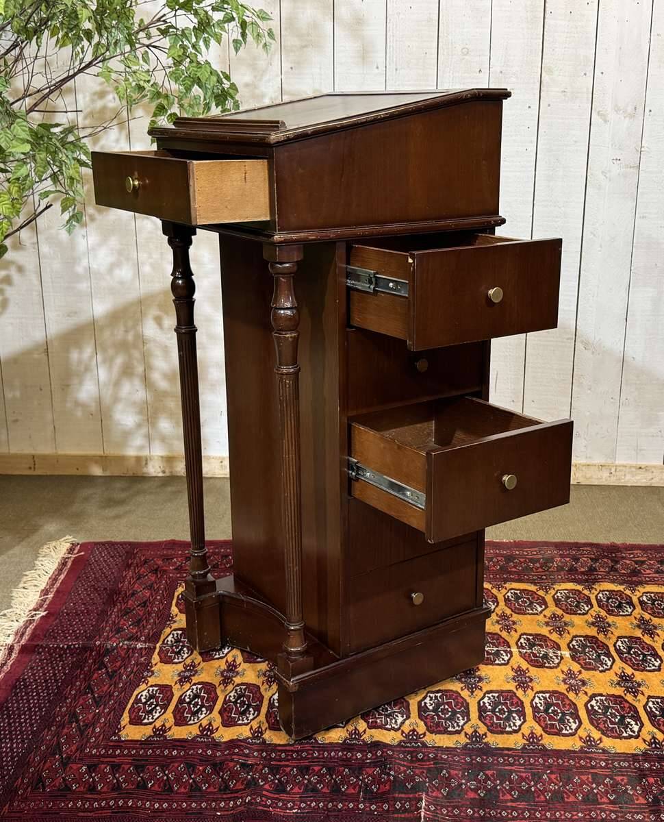 English desk in mahogany from the 1950s.