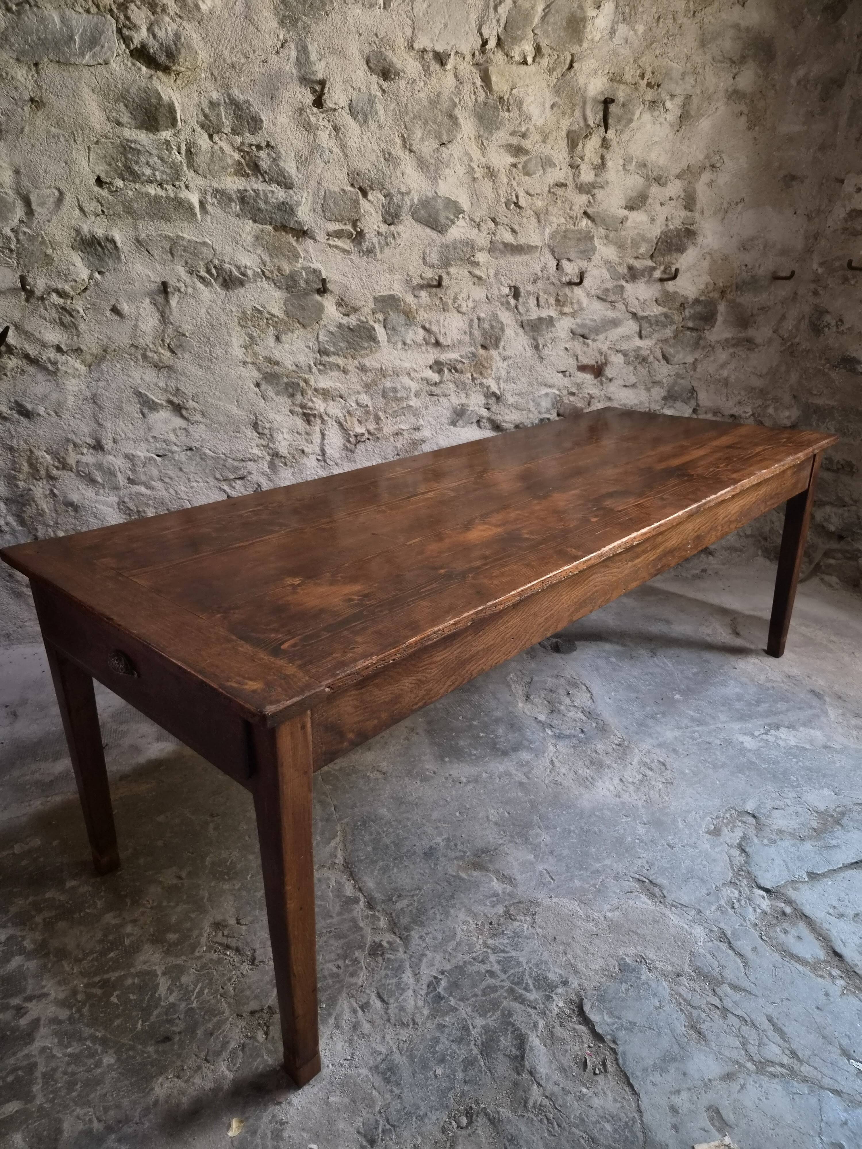 Table à manger de ferme française ancienne avec deux tiroirs | Chêne & pin | vers 1850–1900