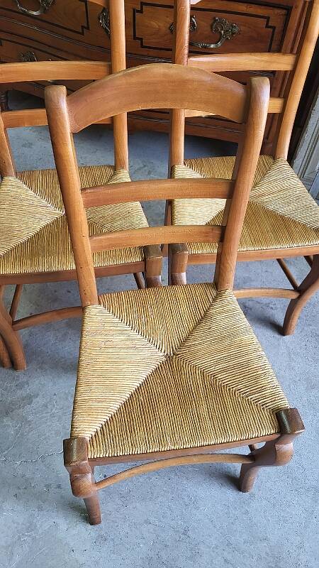 SET OF 6 DINING ROOM OR KITCHEN CHAIRS IN RESTAURANT STYLE IN WALNUT