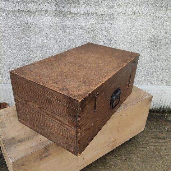 Suitcase, wooden trunk