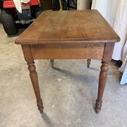 Table bureau