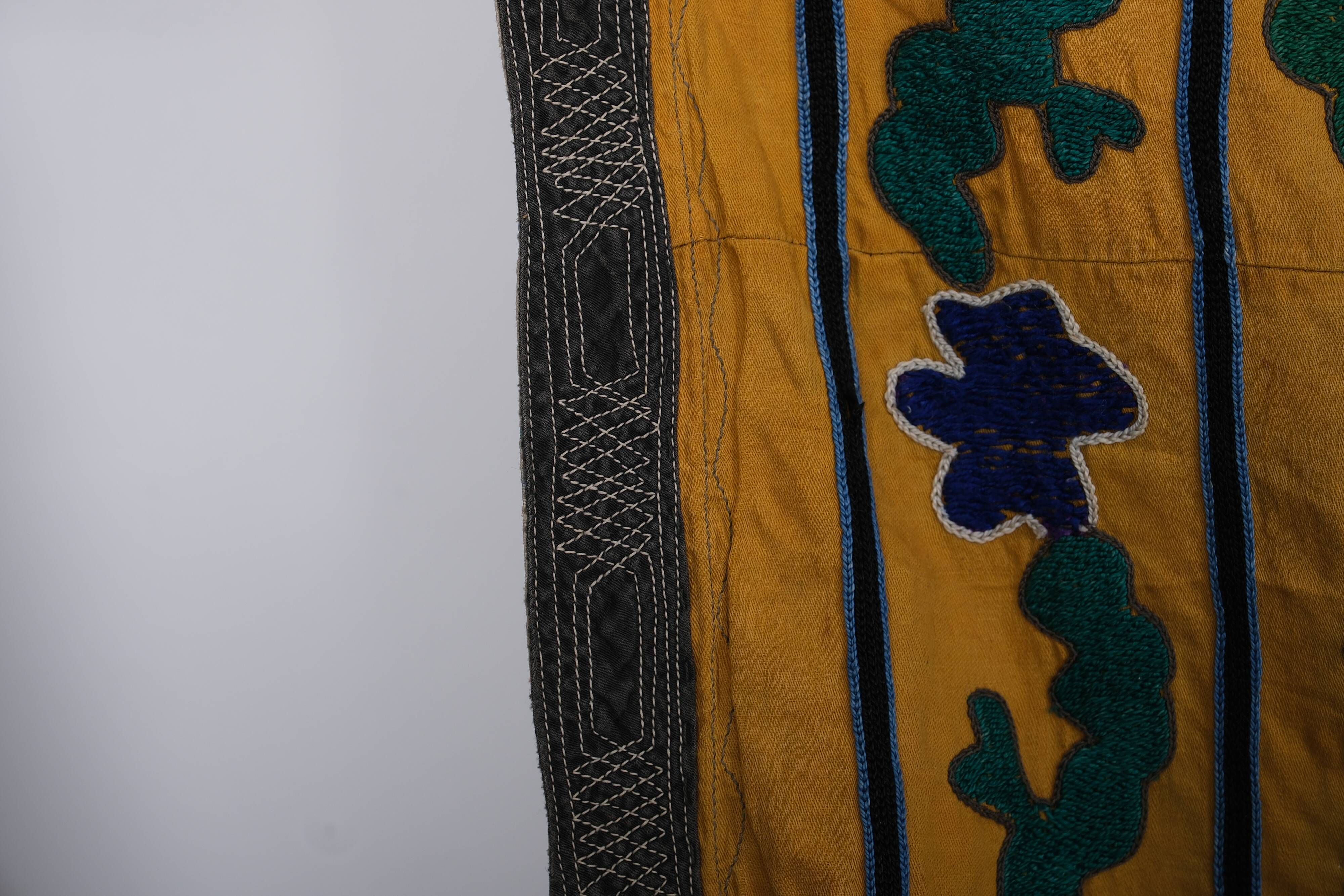 Hand knotted rug, vintage Turkish rug 116x150 cm