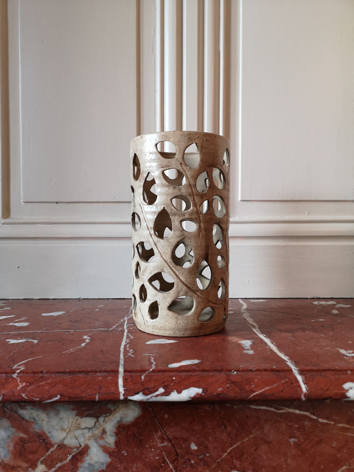 Umbrella holder or vintage vase for dried flowers in sandstone