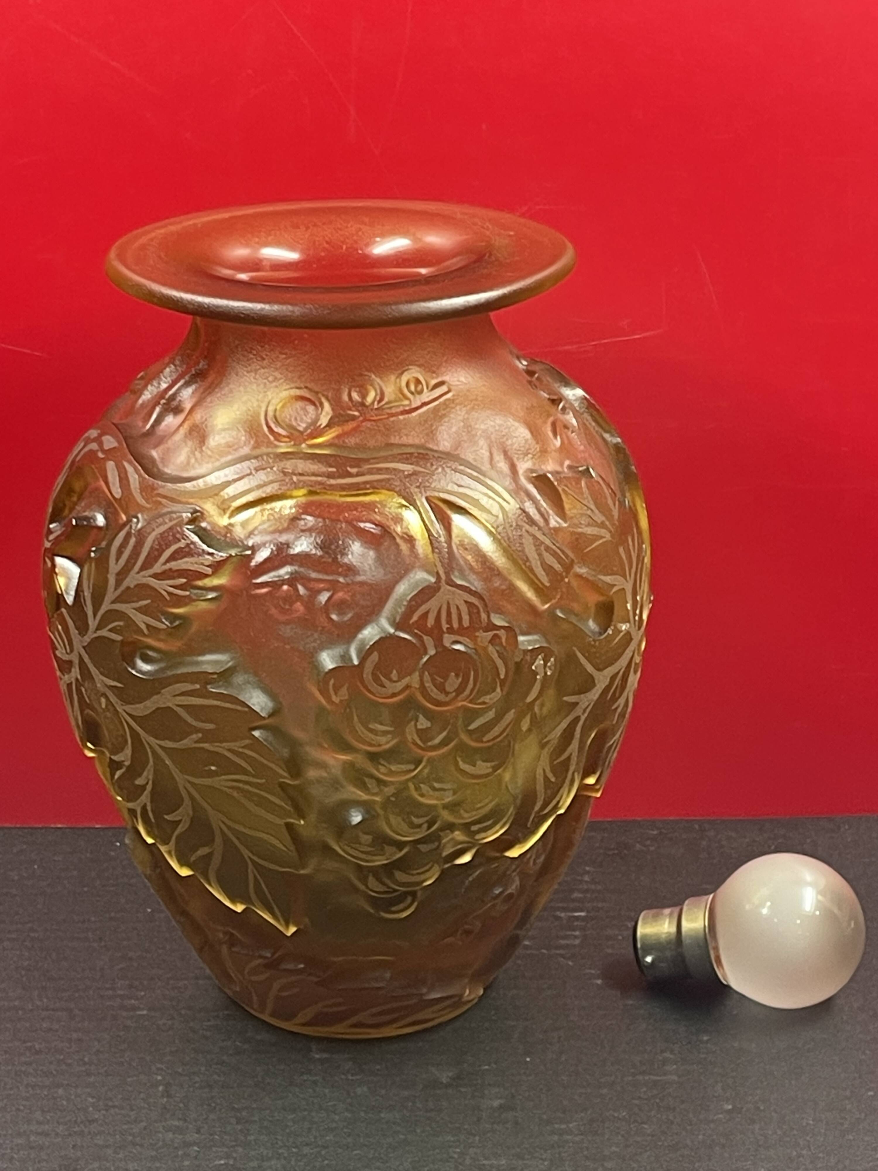 Très beau vase verre  pampre et feuilles de vigne, curieusement non signé 22 cm