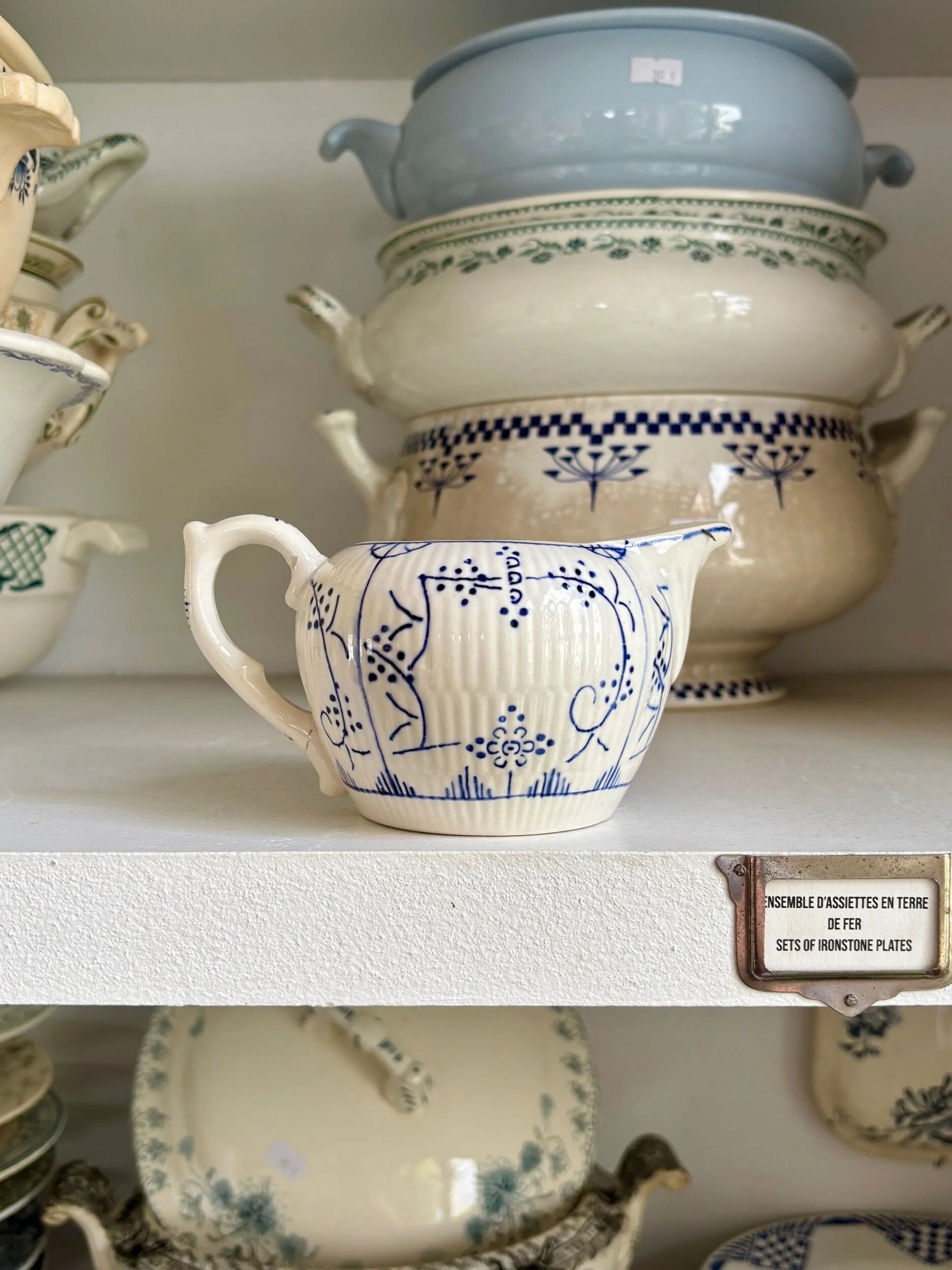 Pot à lait Boch La Louvière en faïence émaillée bleue, service "Copenhague" - années 1920-30