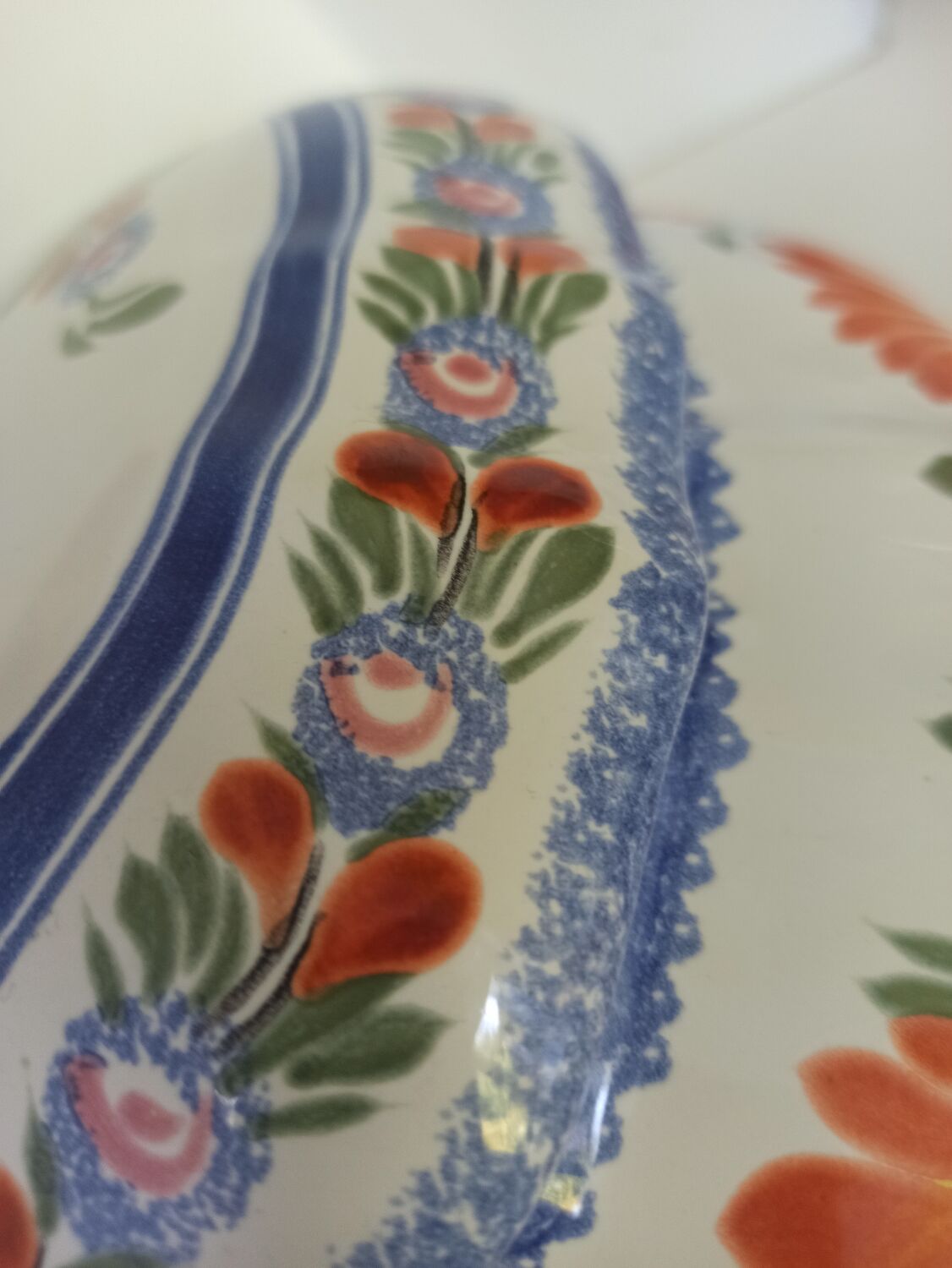 Tureen and its presentation dish Henriot Quimper