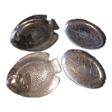 4 plats 2 forme poisson 2 en forme de feuilles