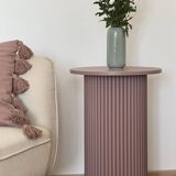 Table d'appoint ronde et cannelée mauve