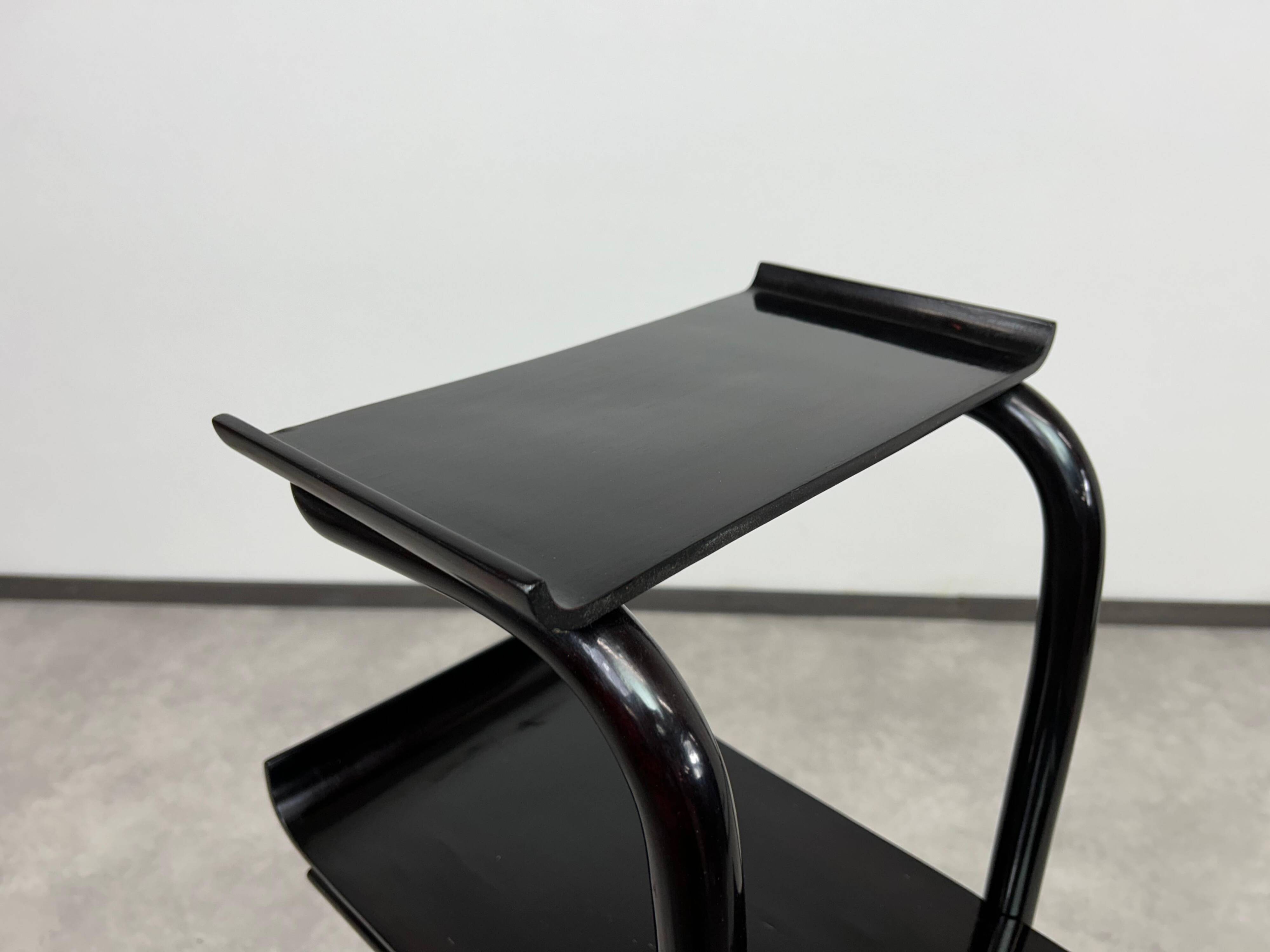 Très rare porte-plante pagode D68 par Thonet Mundus