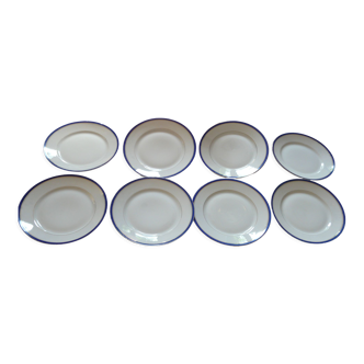 8 assiettes à déssert en porcelaine de Limoges filets or et bleu outremer