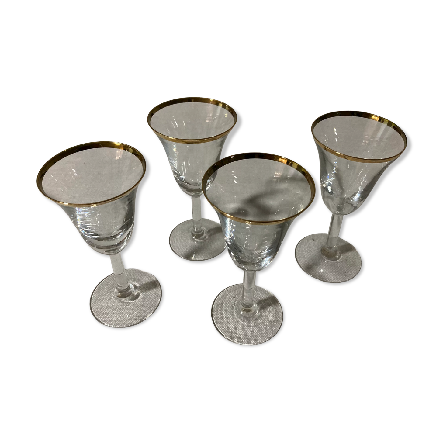 4 verres à pied à apéritif à liseré doré en verre soufflé