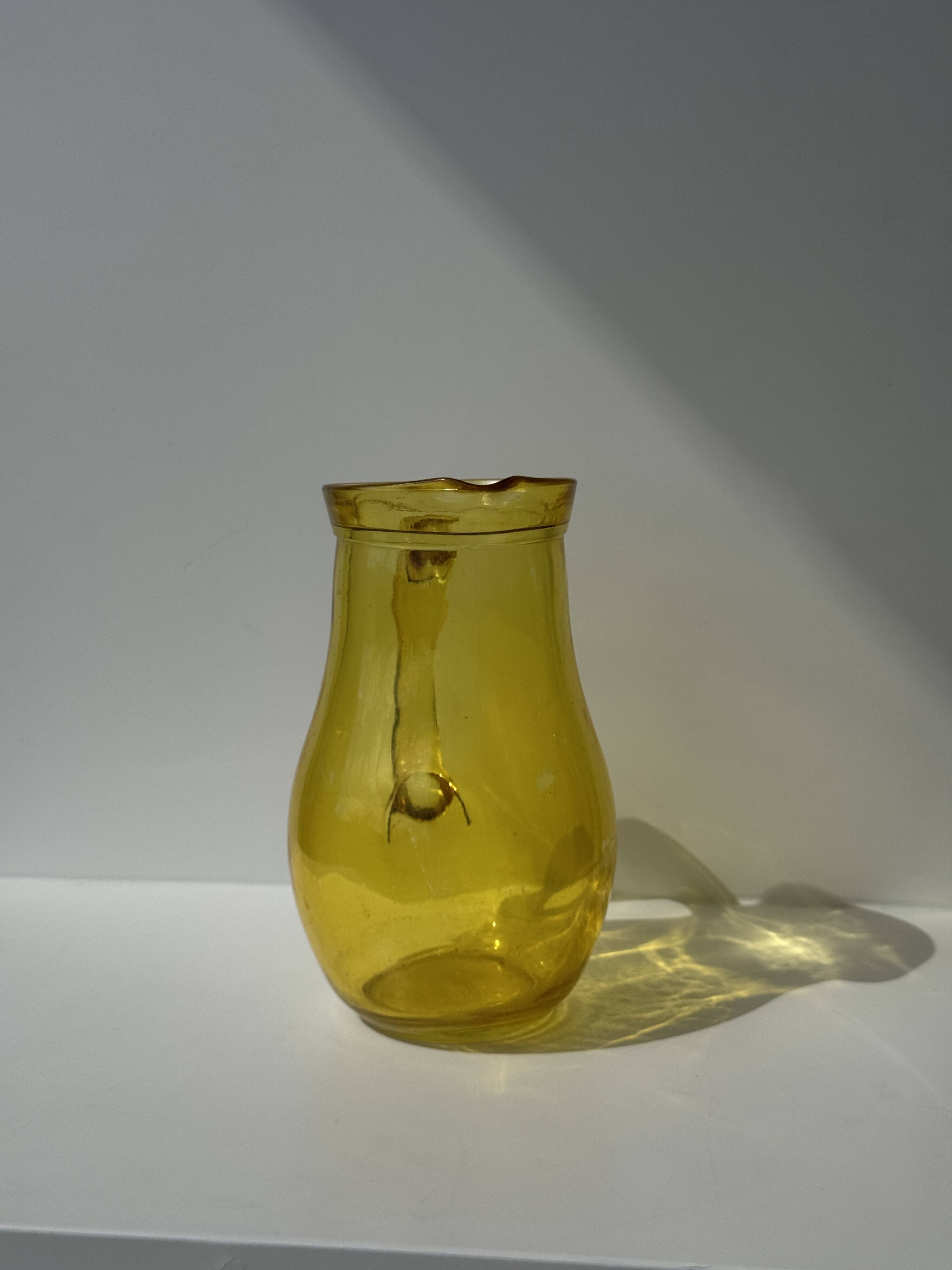 Vintage yellow glass pitcher H20.5