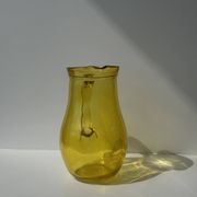 Pichet vintage en verre jaune