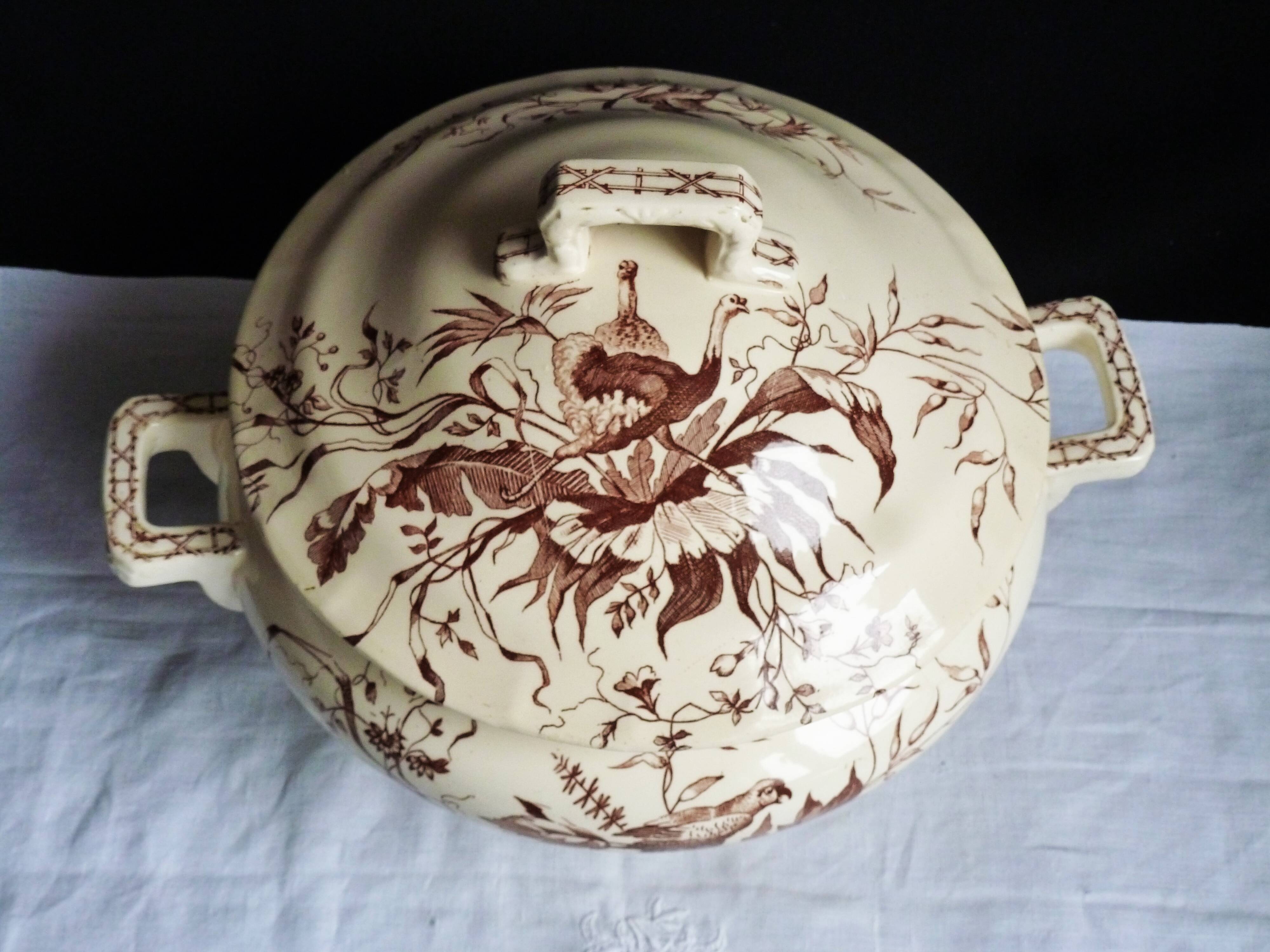 Vintage Longchamp soup tureen, vegetable dish, centre table decor.