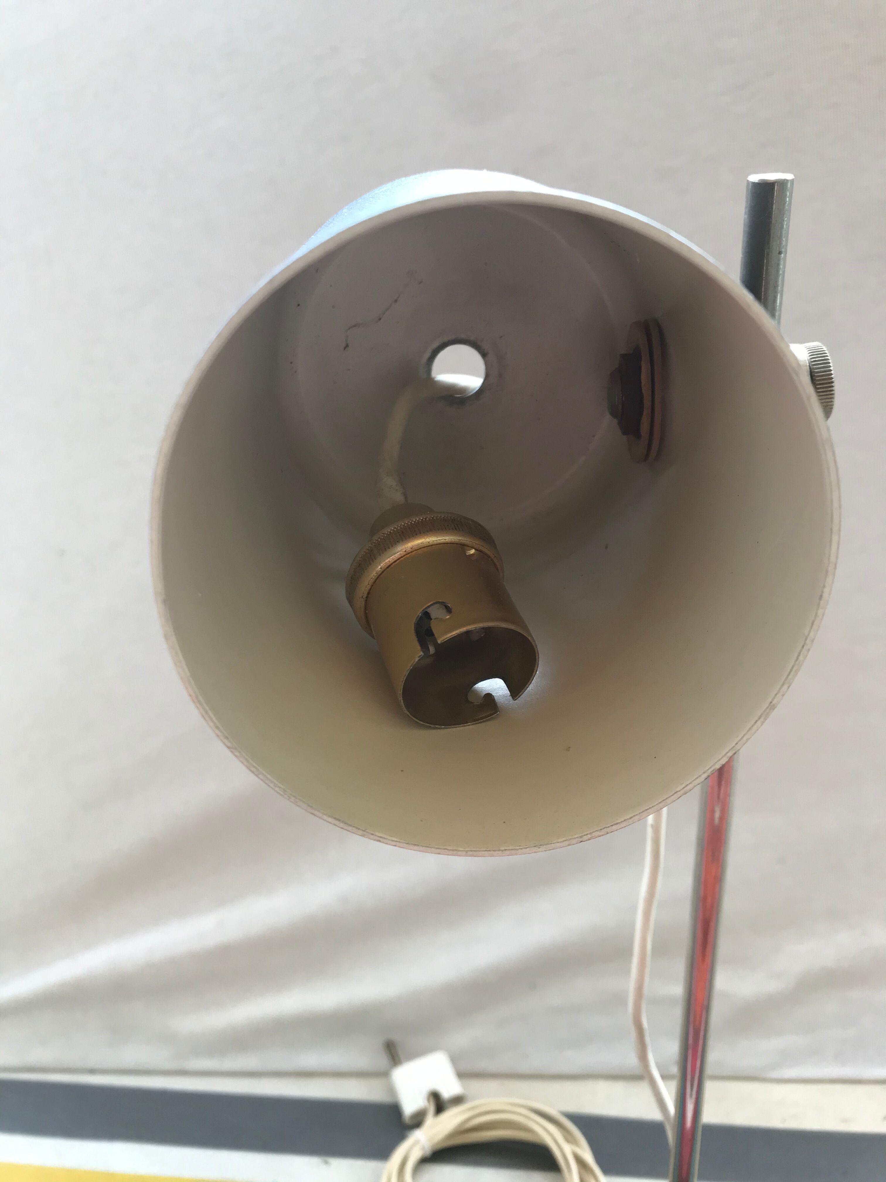 Black metal table lamp