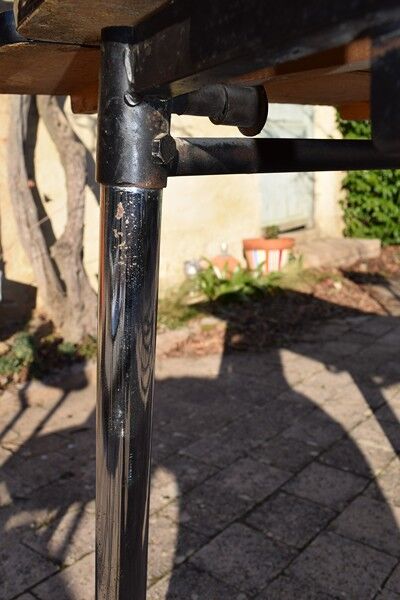 Set of table and four chairs formica