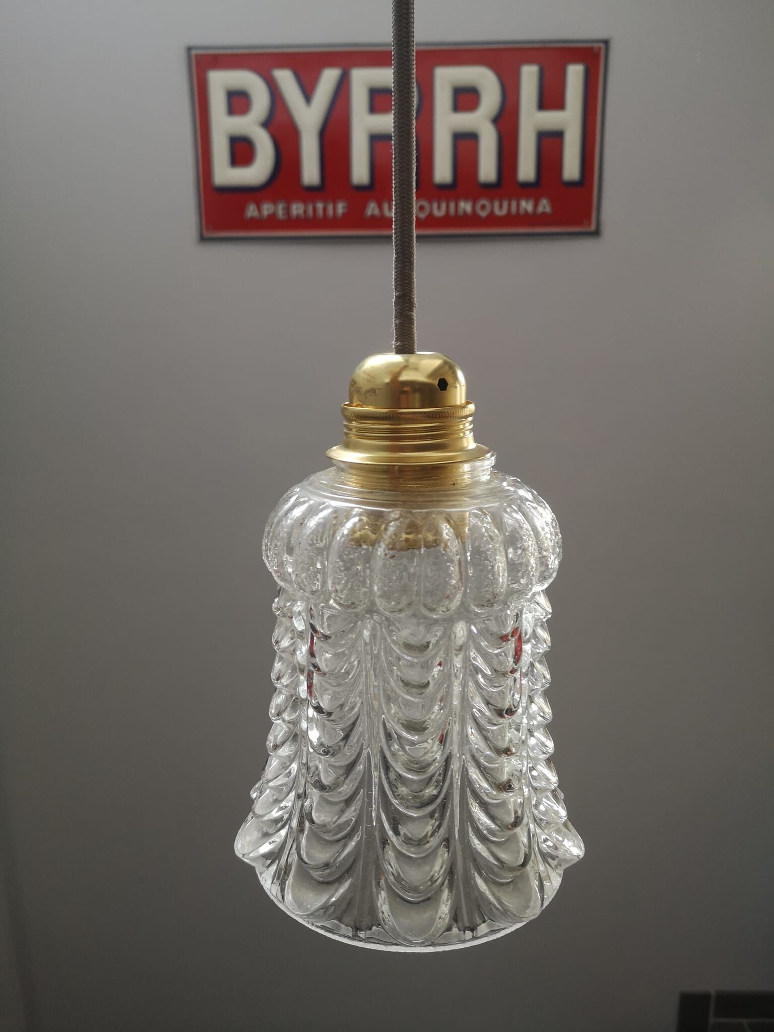 Antique vintage suspension in chiseled glass spirit TBE