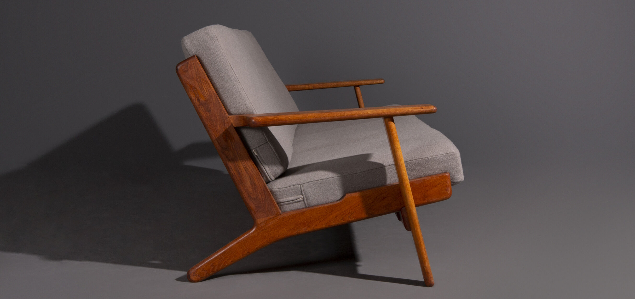 Hans J. Wegner GE290 3-seater sofa