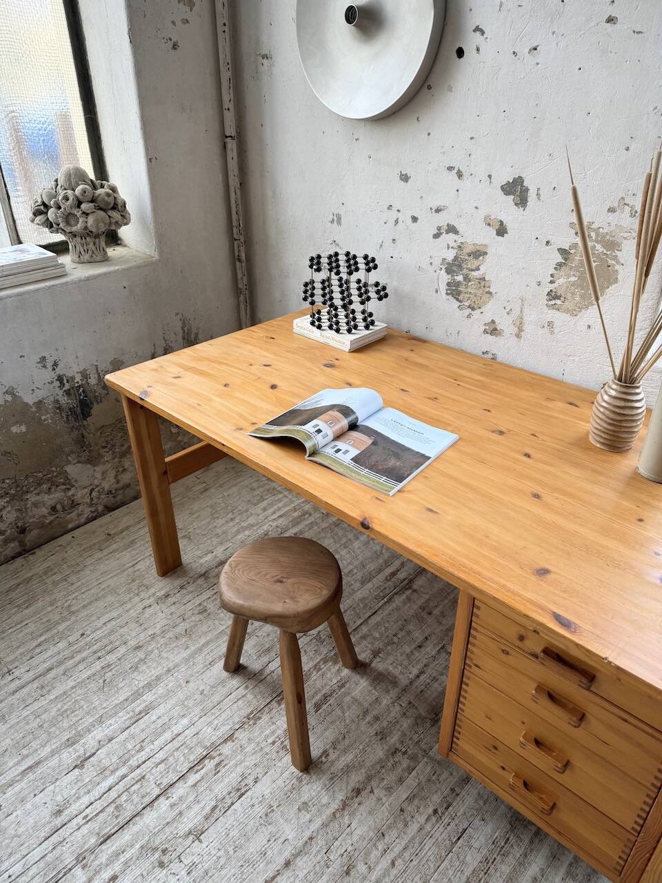 Bureau pin suédois style aperldoon 1970