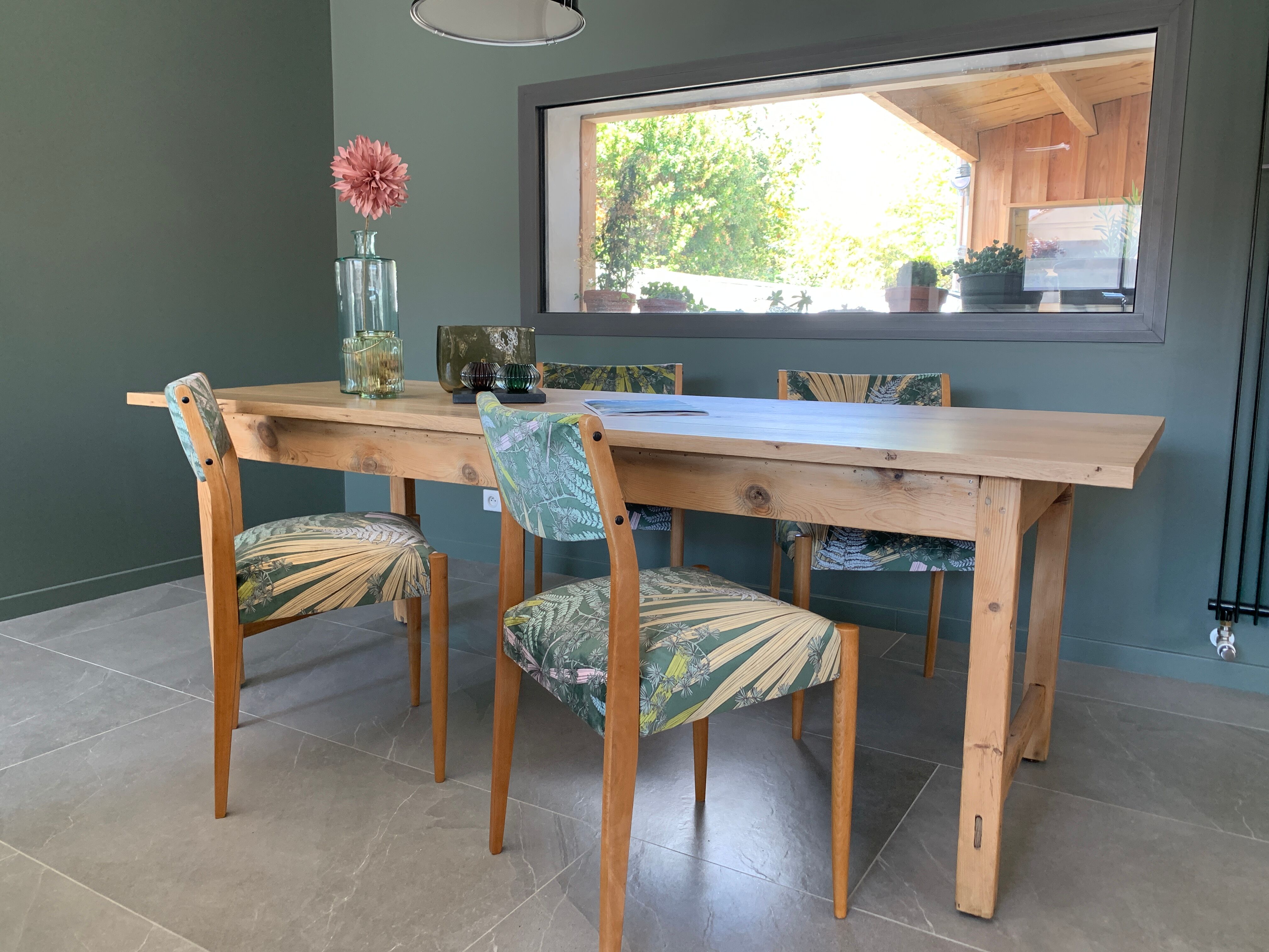 4 chaises vintage entièrement rénovées