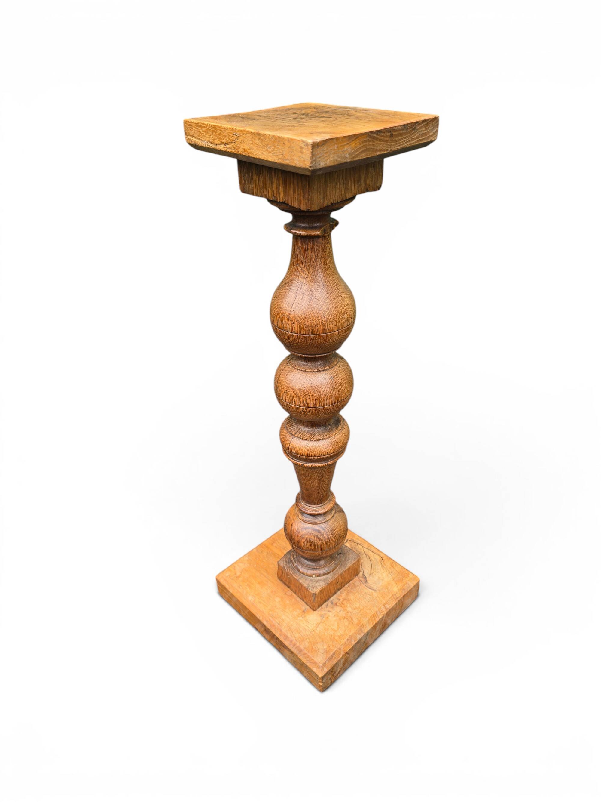 Old turned oak pedestal column, square top.