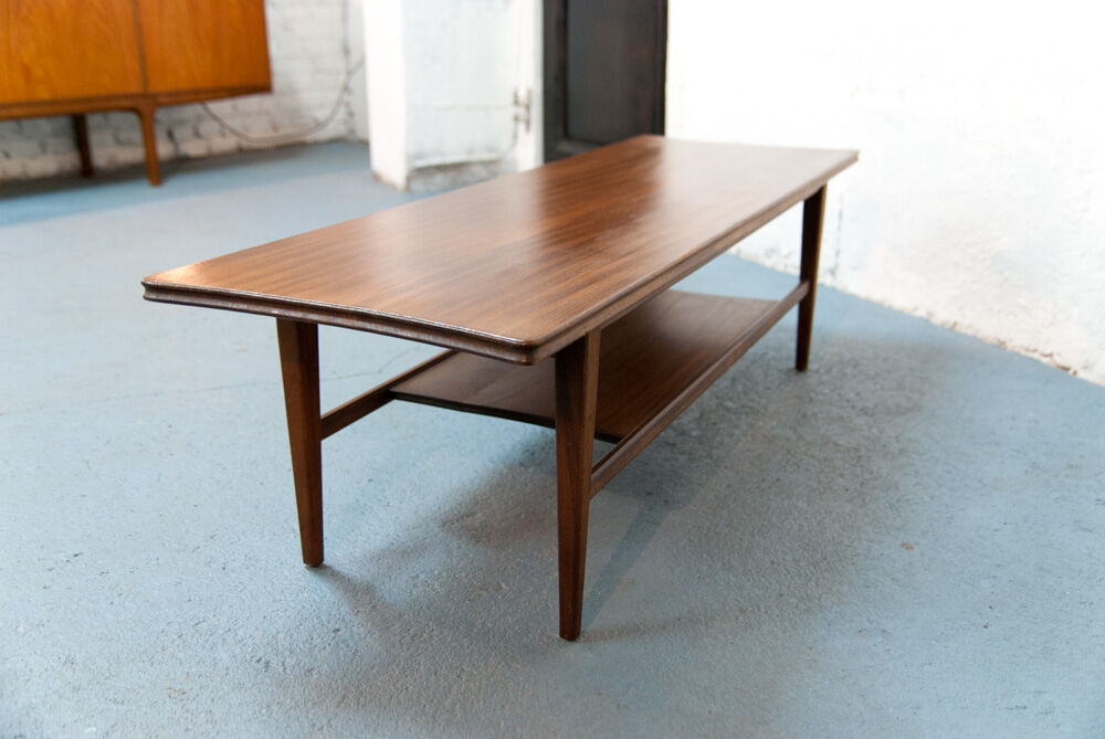 Table Scandinavian low 121cm