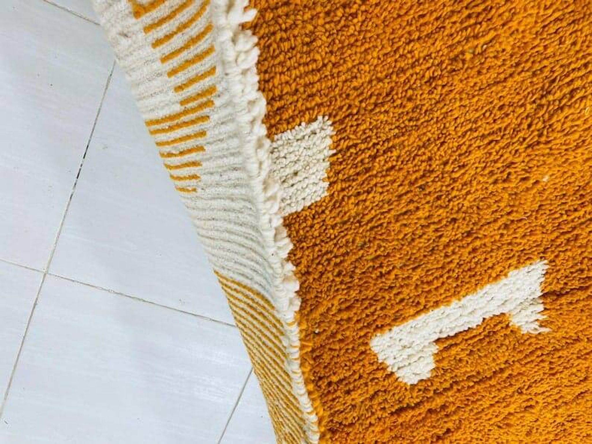 Handmade Moroccan Berber rug, orange, size 150 x 250 cm
