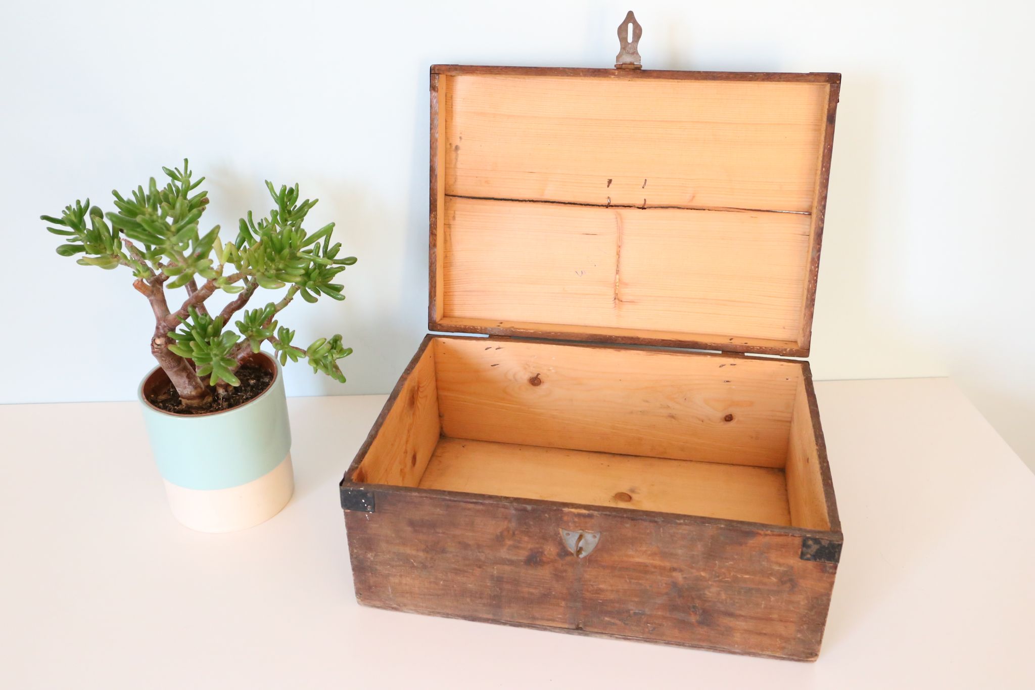 Wooden pre-war box with metal handle