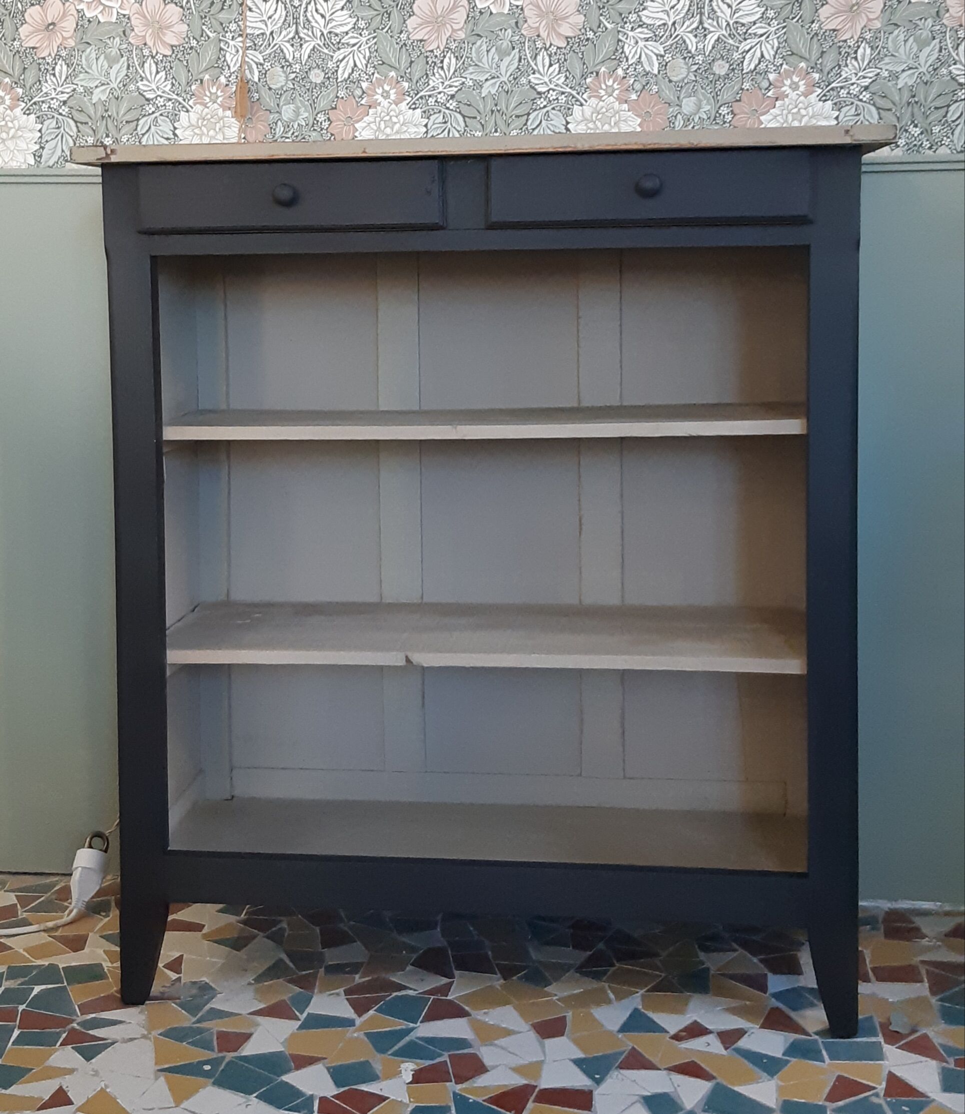Buffet shelves open patinated black and linen
