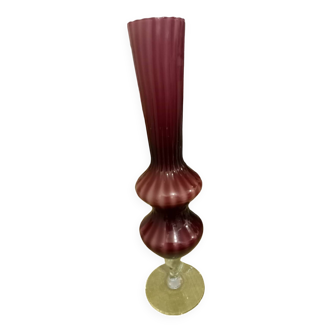 Vase en opaline violacé