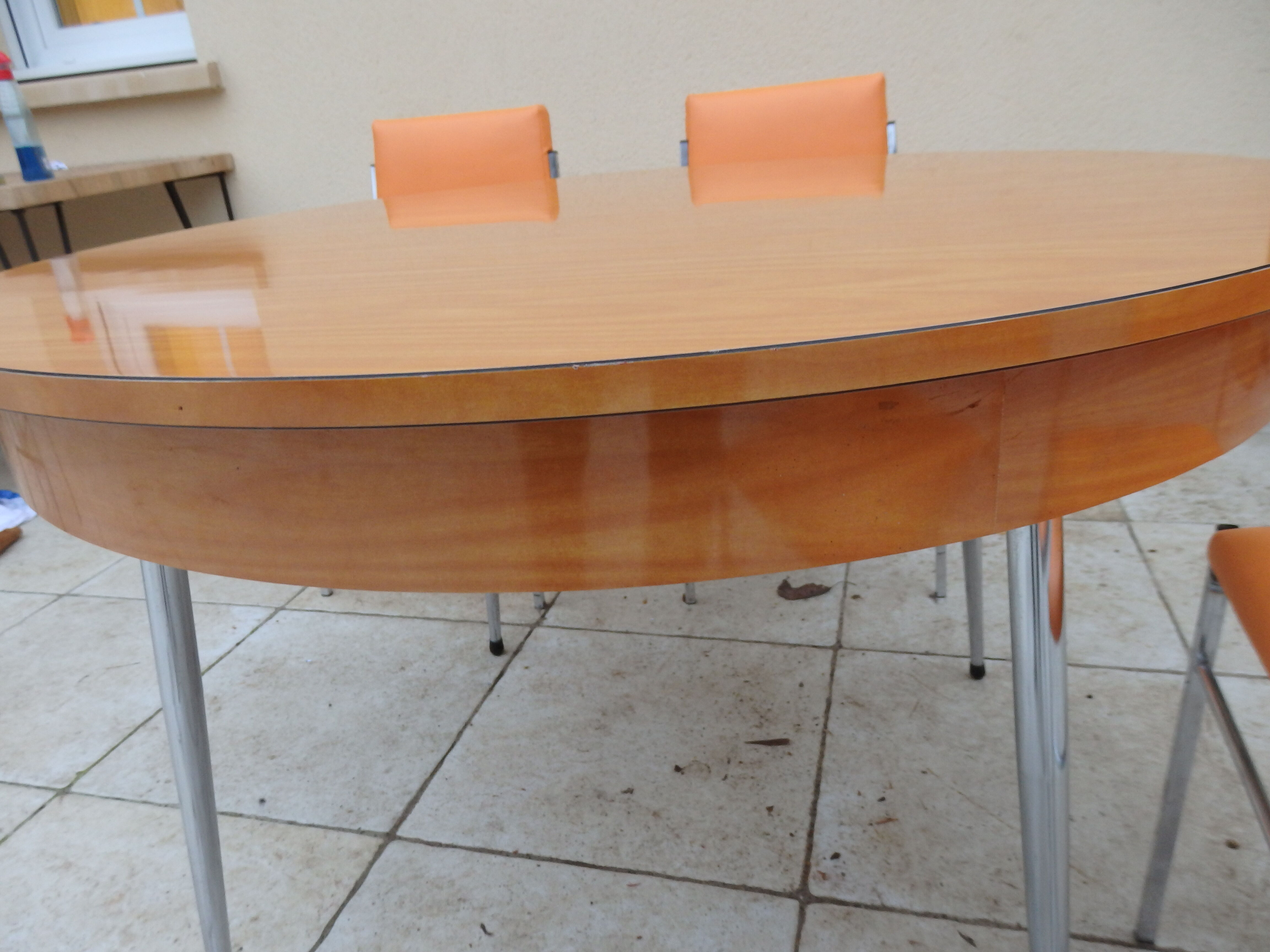 Table is kitchen chairs orange formica vintage year 60 70