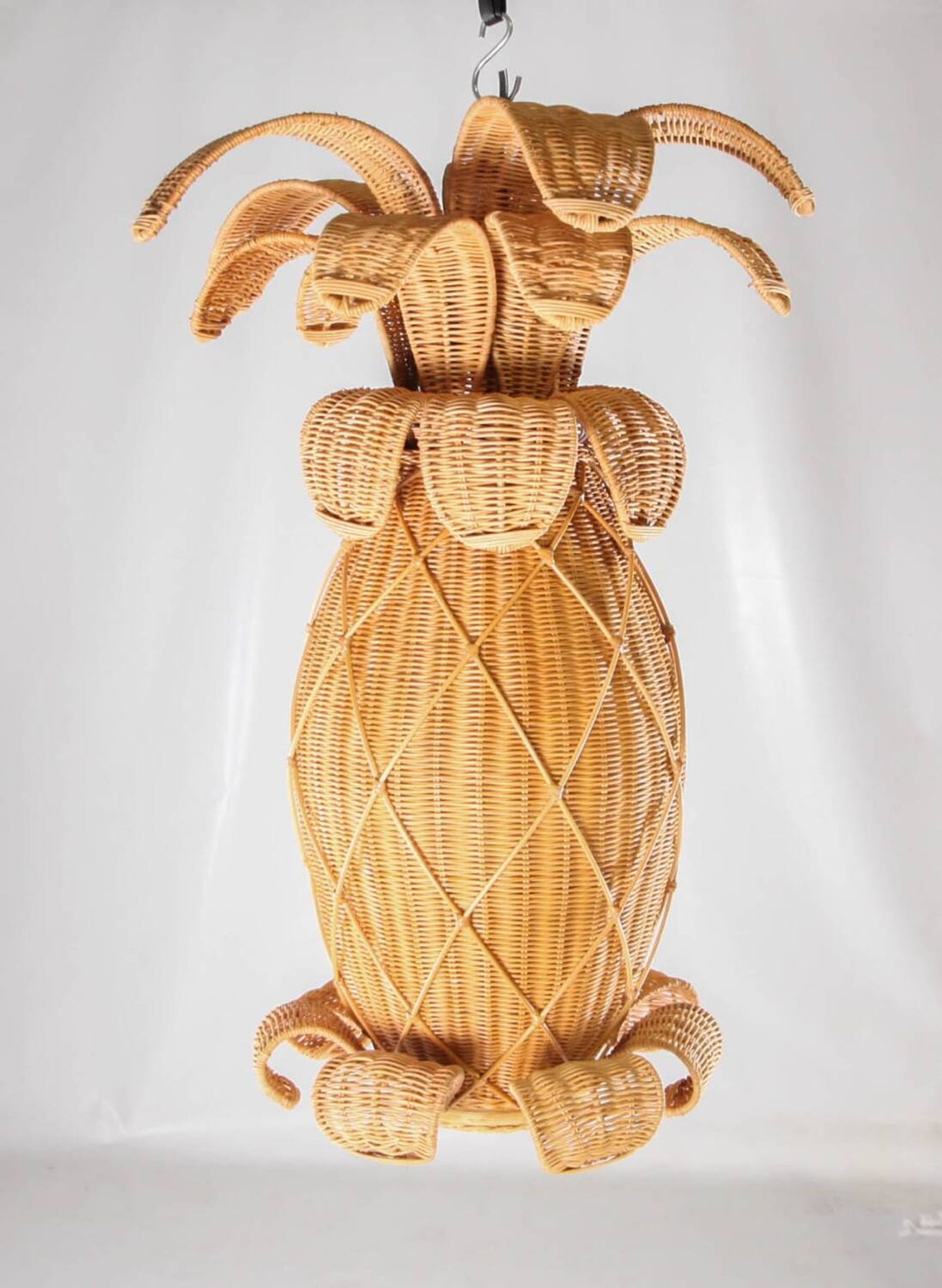 Suspension « ananas » en osier
