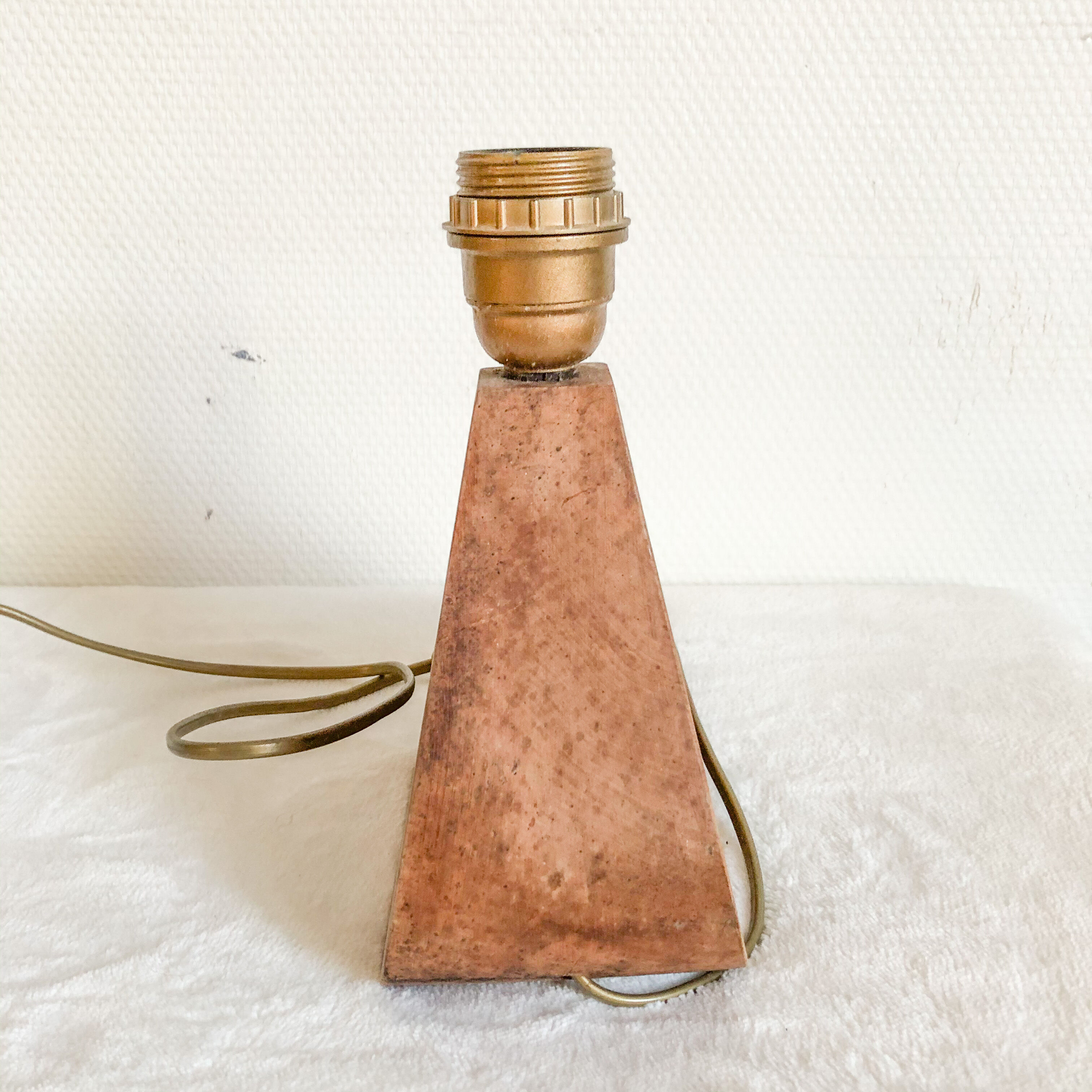 Lampe artisanale en bois