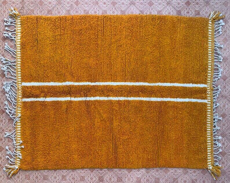 Handmade Berber rug in pure wool, size 150 x 250 cm